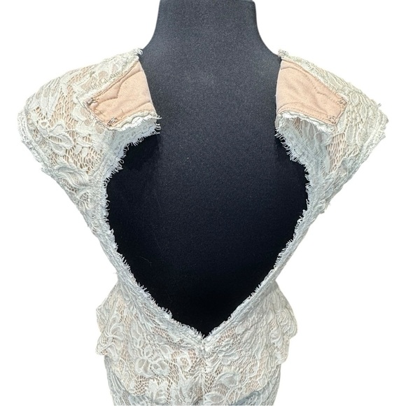 Betsy & Adam White/Blush Lace Peplum Illusion Sheath Dress Size 12 - Picture 6 of 12